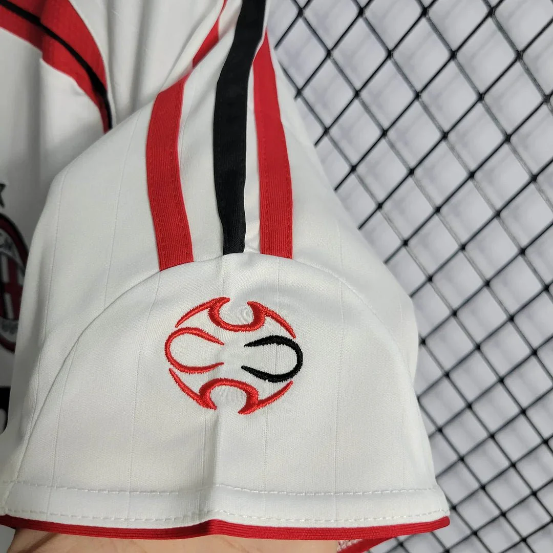 AC Milan 2006 UCL Away Shirt - Image 8